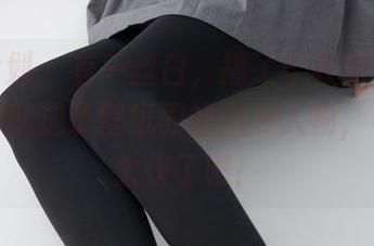紧急企划 – 有一丝白，搞了个校服，没过几分钟就成了壁纸界的风云人物，小婕你太快了吧！