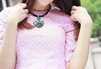 美媛馆 – 潘娇娇似乎令少女变得缥缈，美图中每一个细节都让我想起窗外那声蝉鸣，居然有一丝丝共鸣。
