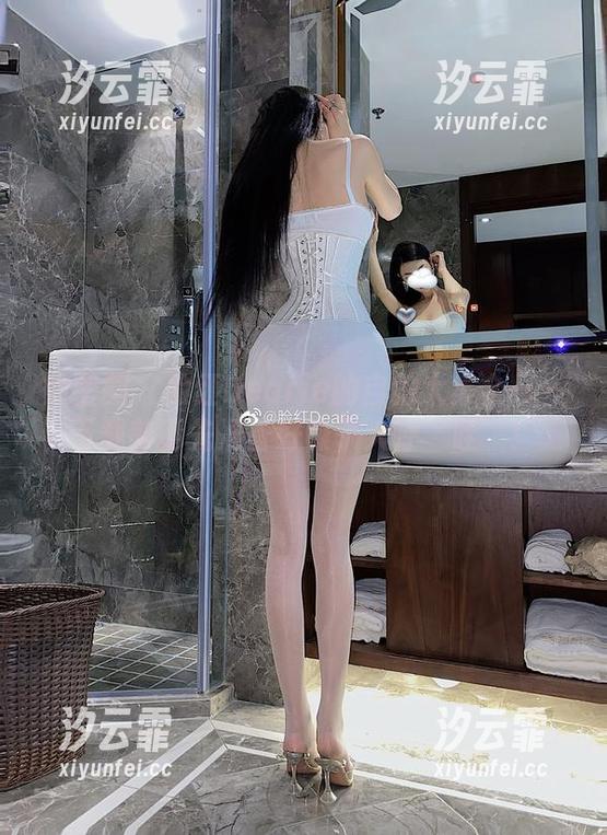 脸红Dearie 微密圈 - 脸红Dearie的自拍大集合——下载前请先准备好嗓子大呼‘哇’!