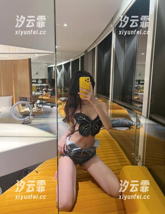 微密圈 - 葛征的隐秘小角落：就这样恰巧遇见的教室壁纸