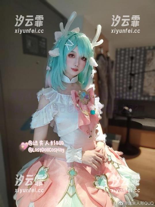 观看迷失人形QUQ的黑白图包，我在想，她是不是把自己也迷失在那黑白之间？
