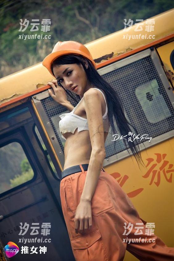 青豆客 - 孙梦瑶在灰丝中穿梭，随便停停；这算是高清写真吗？