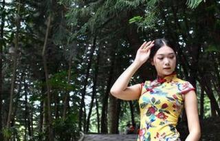 魔镜街拍 – 私房图集：在黑丝的芬芳里，婷婷的工作日常也不乏小插曲。