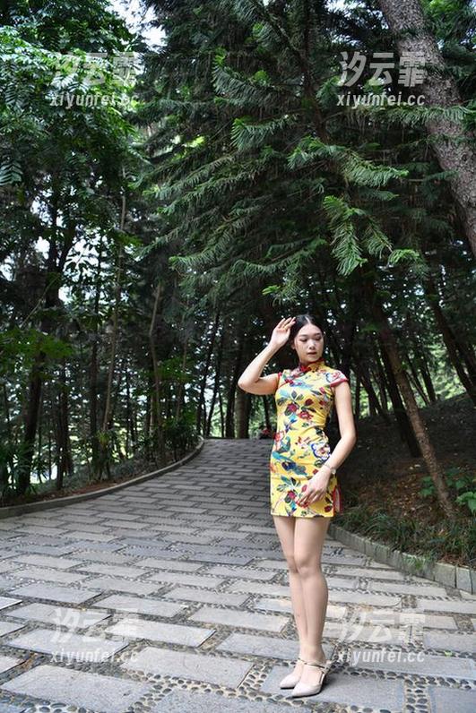 魔镜街拍 - 私房图集：在黑丝的芬芳里，婷婷的工作日常也不乏小插曲。