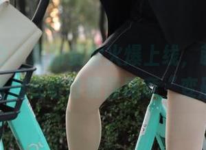 魔镜街拍 – 最新资源火爆上线，萌宝儿的包臀裙在哈哈镜前肆意“变形”